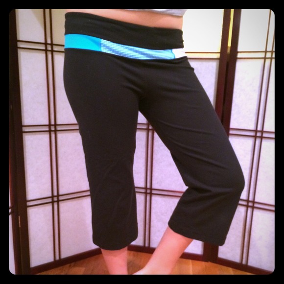 🚫SOLD/BUNDLED🚫 Lululemon Crop Pant