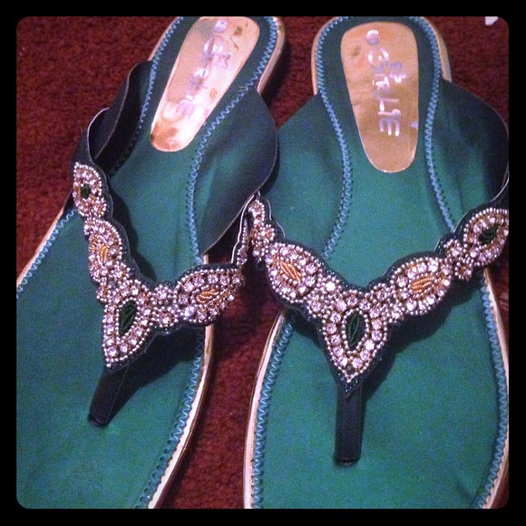 Sandals - Picture 1 of 2