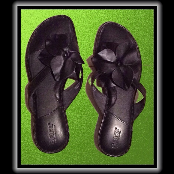 Born black flip flop sandals. Size 9.