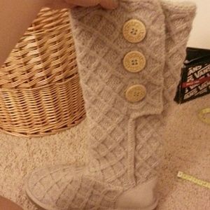Lattice Cardy uggs