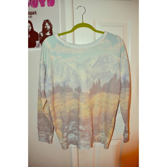 Sweatshirt