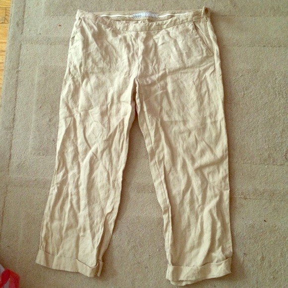 Old navy cropped khakis.  Low rise.