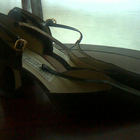 Heels - Picture 3 of 4