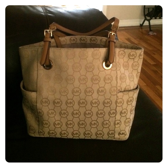 Michael kors handbag
