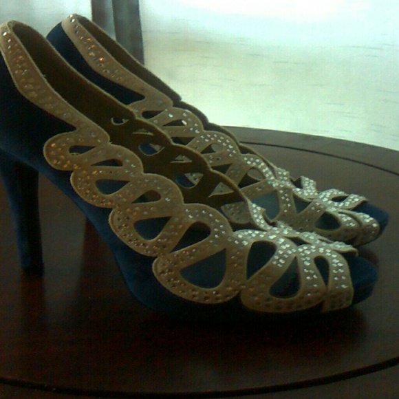 Blue suede - Picture 2 of 3