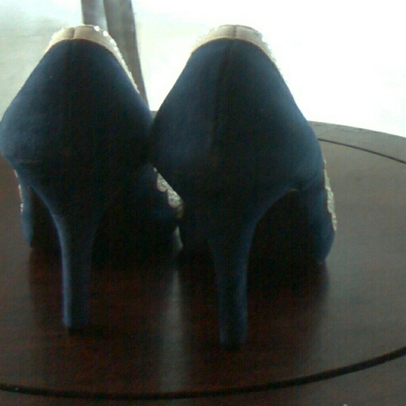 Blue suede - Picture 3 of 3