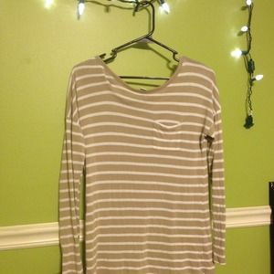Striped white and light brown flowy top❤️