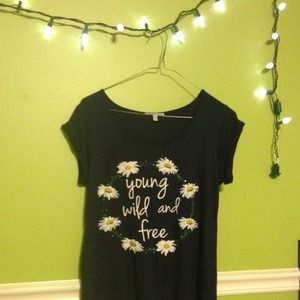 Young wild and free flowy flower top🌻
