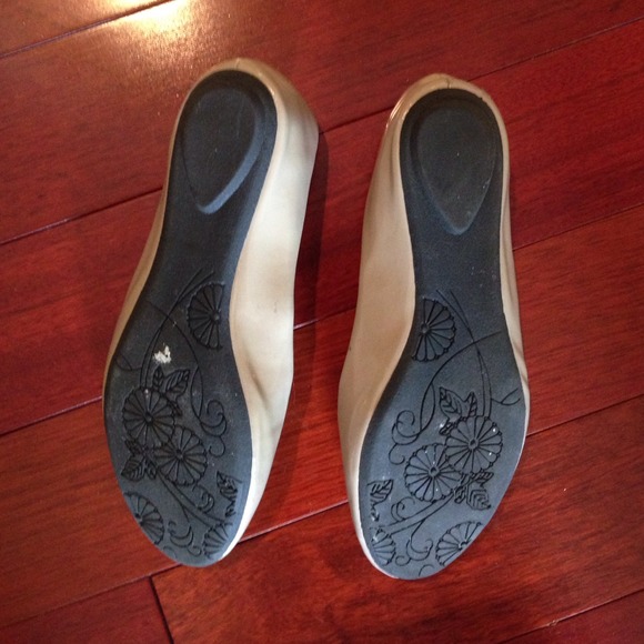 ⛔️SOLD IN BUNDLE⛔️Steve Madden flats - Picture 2 of 3