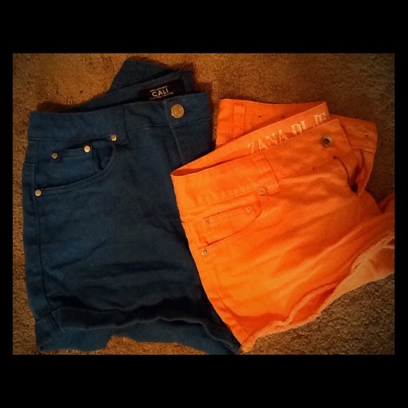 REDUCED!! Two colored denim shorts - Picture 1 of 2