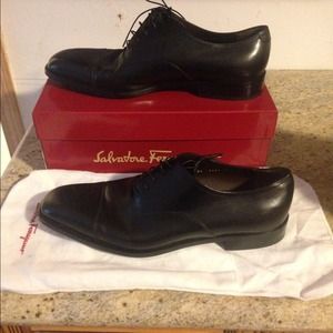 Men's Ferragamo black dress shoes size 13 EE.