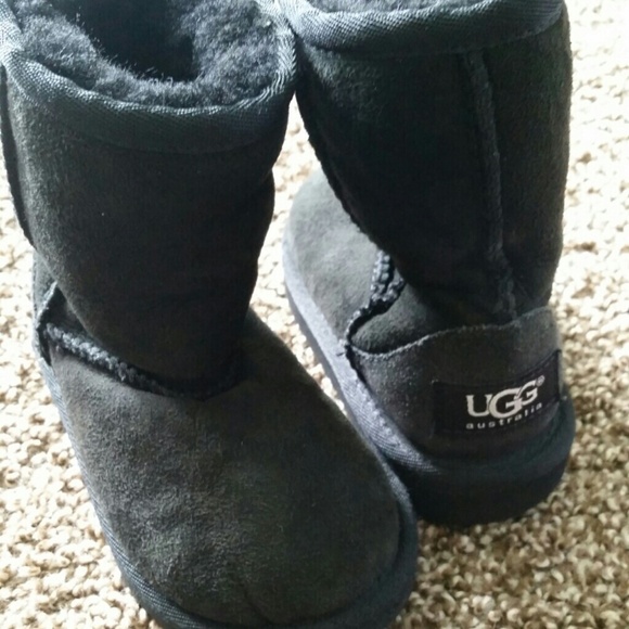 ****sold****Toddler uggs!!! Black classic!