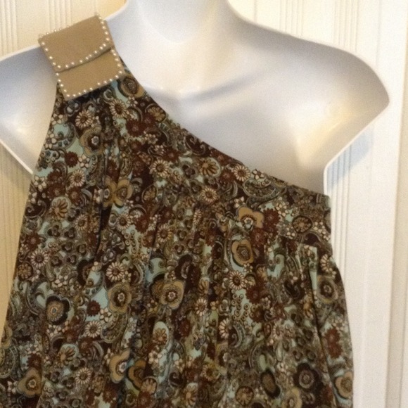 Bow one shoulder dress ๐ - Picture 3 of 3