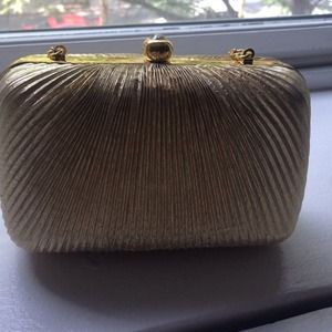 Perfect bag for summer weddings