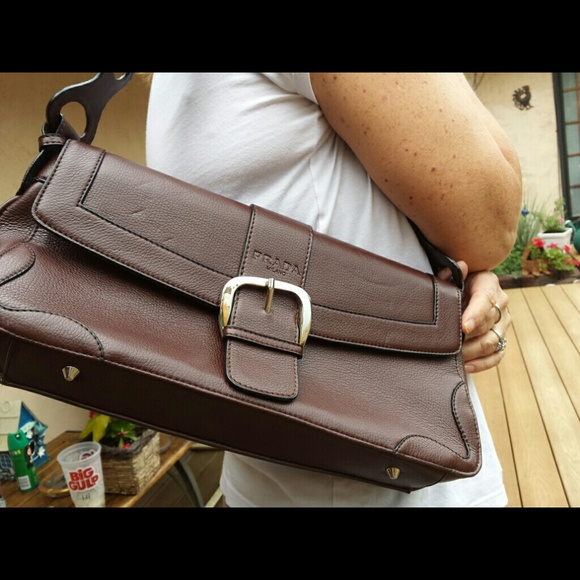 P rada purse