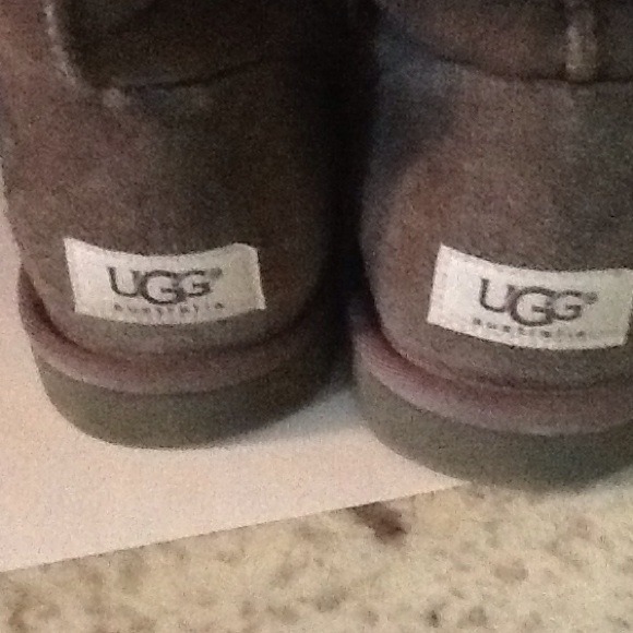 Classic UGG Australia boots in Grey