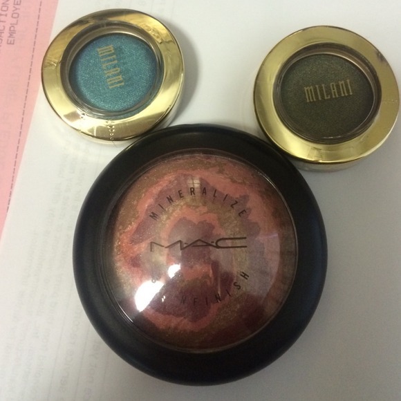 Mac msf in star wonder and 2 eyeshadows
