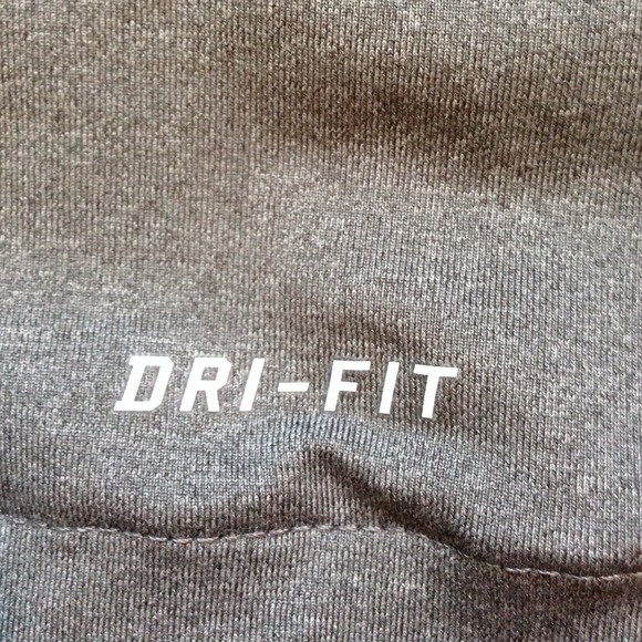 Clearance sale! NikePro Sleeveless Dri-Fit Top - Picture 4 of 4