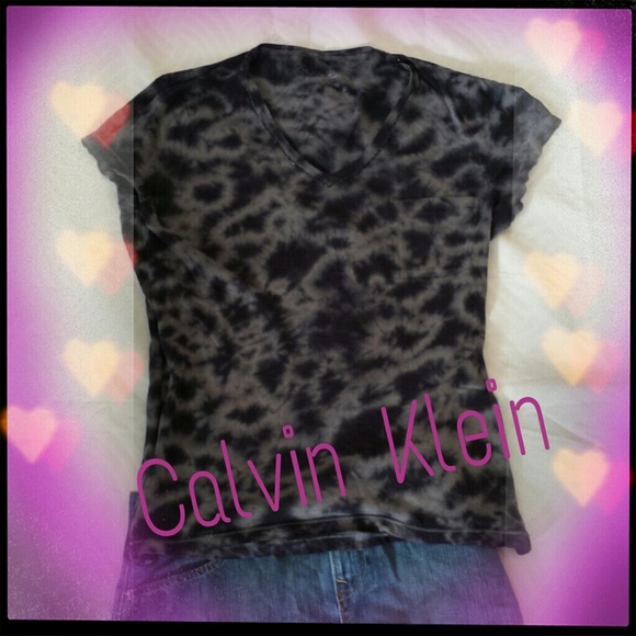 Comfortable Calvin Klein Stretchy Tee