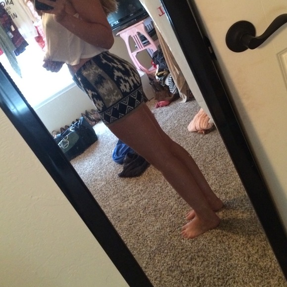 Tribal print sweater shorts - Picture 4 of 4