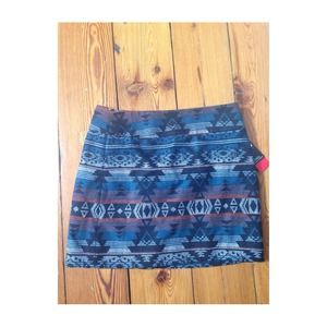🚫Donated🚫NWT Aztec skirt