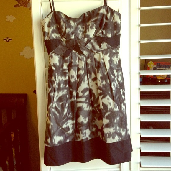 BCBG strapless dress with pockets size 6
