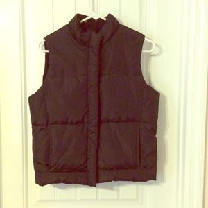 Black puff vest