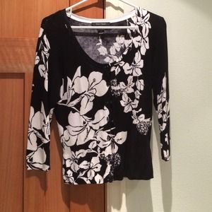 White House Black Market scoop neck cardigan