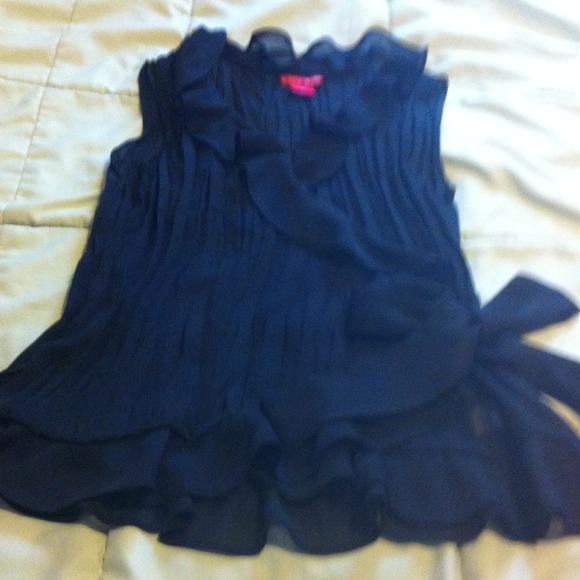 Blouse black ruffles neck and bottom edge around. - Picture 1 of 4