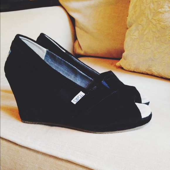 TOMS Black Velvet Wedges Size 7