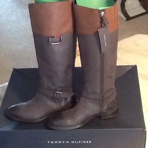 TOMMY HILFIGER-LEATHER PIECED BOOT- NEW With TAGS