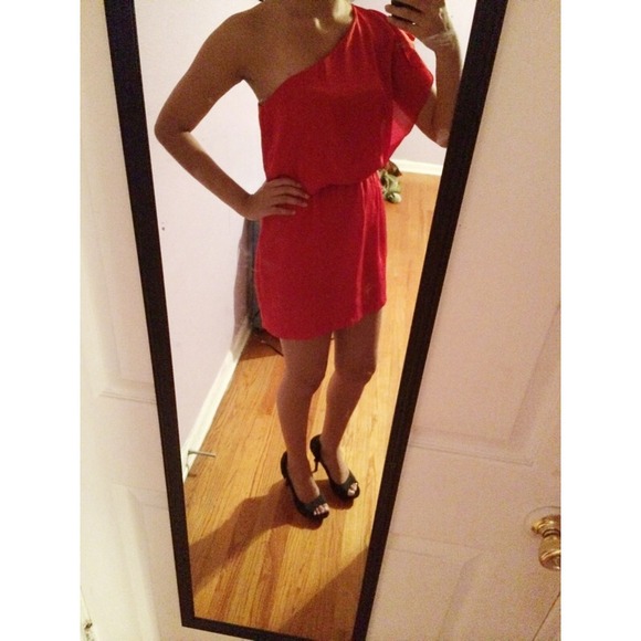 One shoulder dress