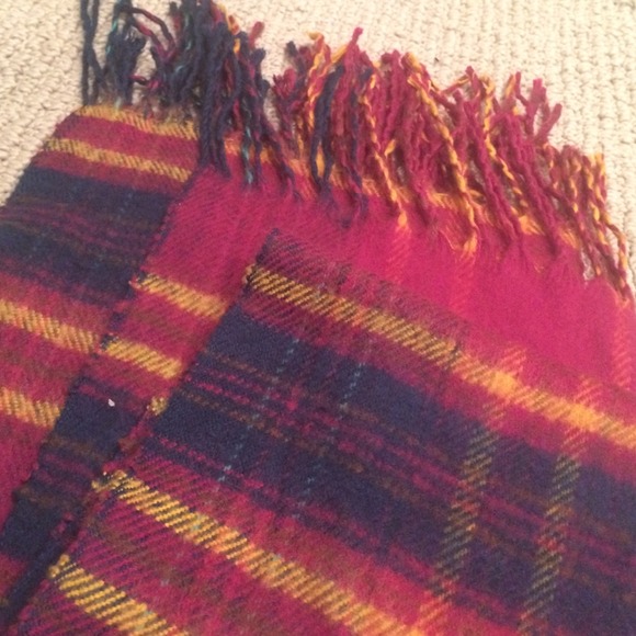BEAUTIFUL NORDSTROMS PREPPY WOOL SCARF