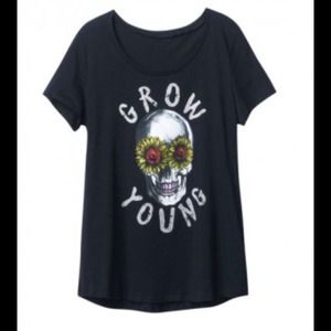 Graphic Skull Tee
