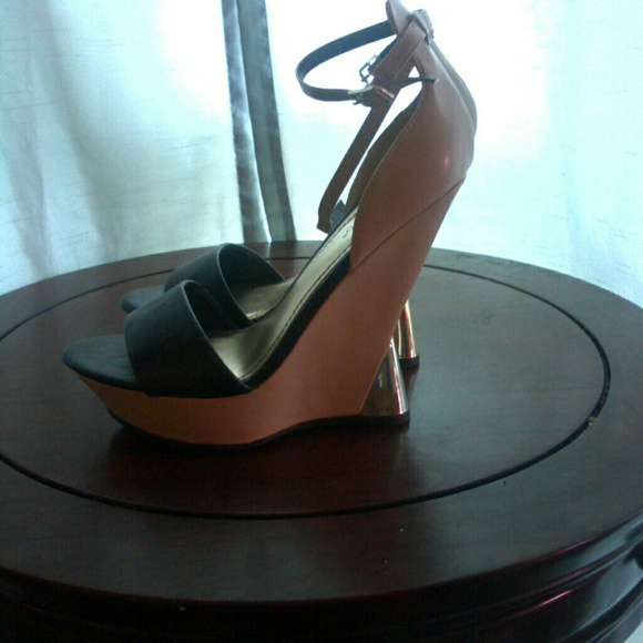 To be different - Picture 2 of 3