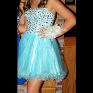 Aqua blue homecoming dress 💕