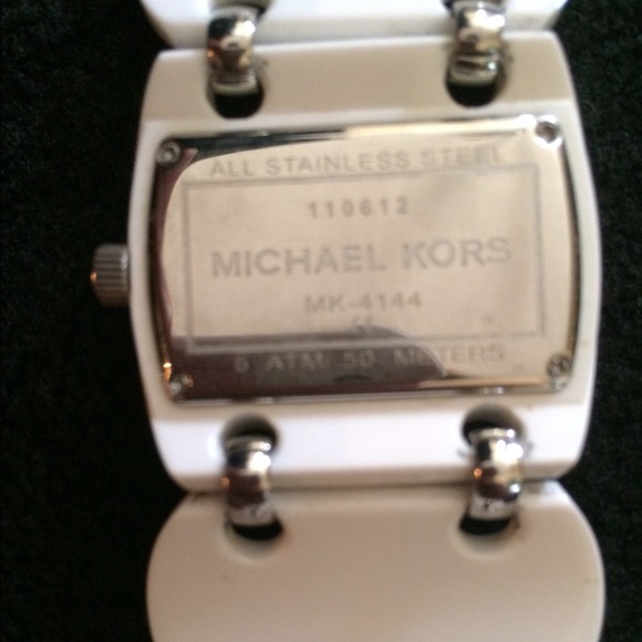 Michael Kors ceramic watch, 50 meters band - Picture 2 of 4