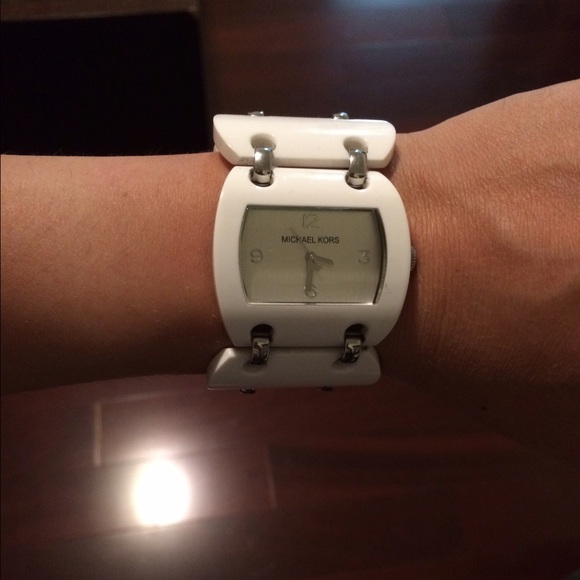 Michael Kors ceramic watch, 50 meters band - Picture 4 of 4