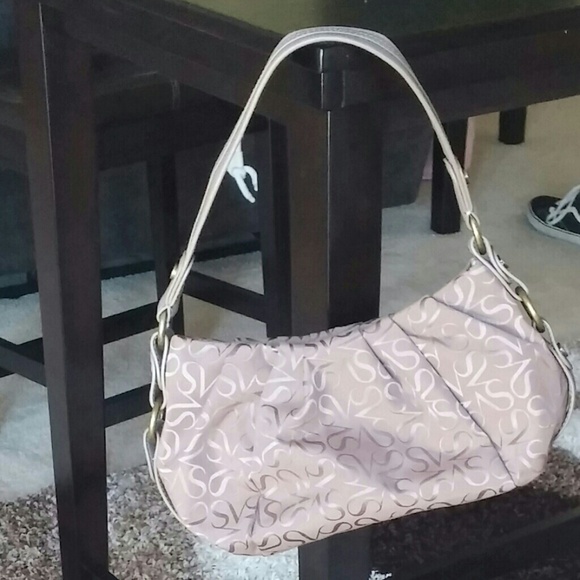 ❌❌ SOLD ❌❌Vera Wang taupe handbag