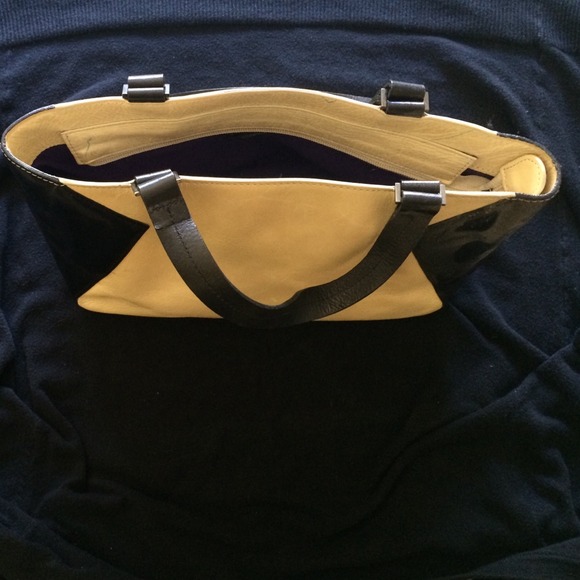 🚨🚨 Reduced! DKNY two tone leather satchel