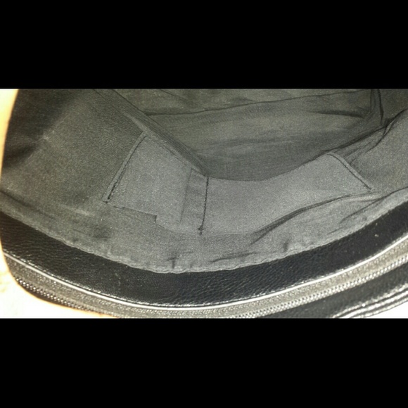 Large Black and gold handbag - Picture 3 of 4