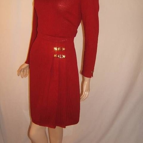 ST JOHN  Sexy red 4 6 gold buckle knit dress - Picture 2 of 4