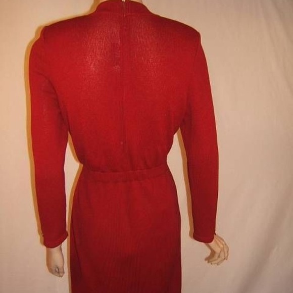ST JOHN  Sexy red 4 6 gold buckle knit dress - Picture 4 of 4