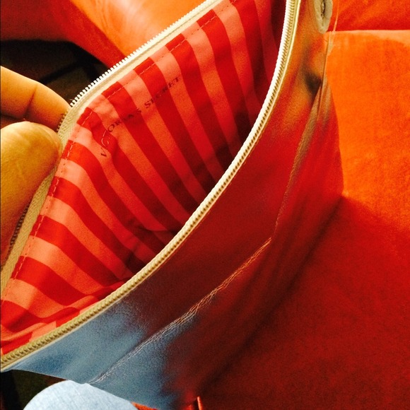 Silver Victoria secret small bag - Picture 3 of 4