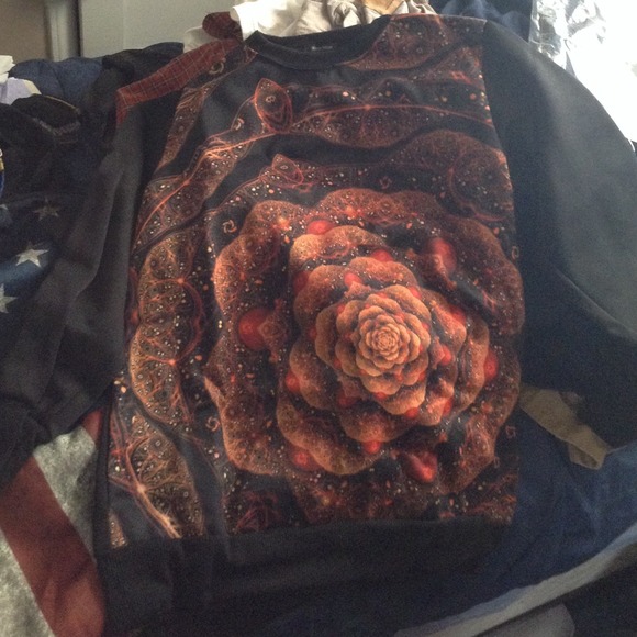 Crew necks never worn.. Purchased off of PLNDR - Picture 2 of 4