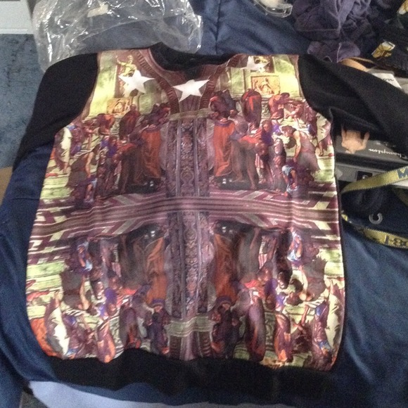 Crew necks never worn.. Purchased off of PLNDR - Picture 4 of 4