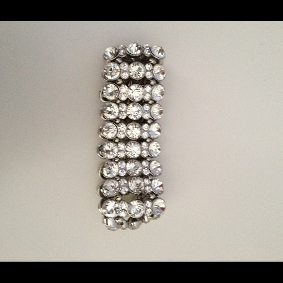 NWOT Rhinestone bracelet