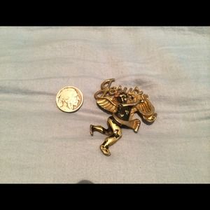 Jesus broach