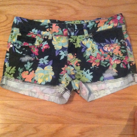 Flower print shorts