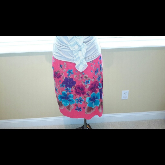 NWOT FLIRTY FREE PEOPLE FLOWERY SKIRT